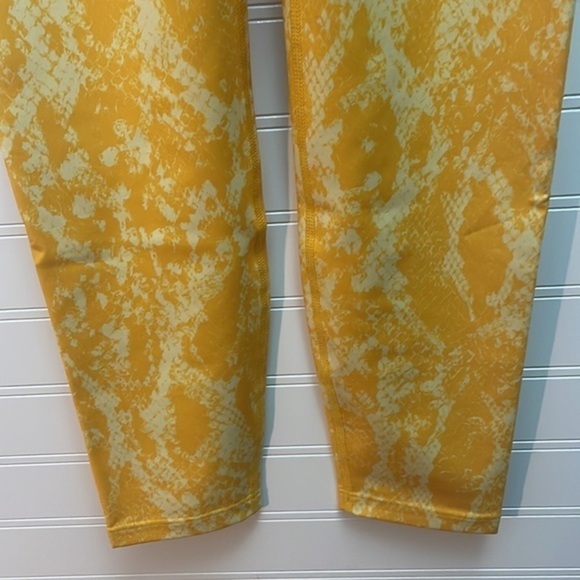 CARBON38 HIGH RISE LEGGING Yellow Snake Print  animal print NWT Sz XS - Picture 5 of 10